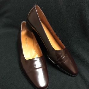 8.5 Vintage Ralph Lauren Brown Leather Pumps